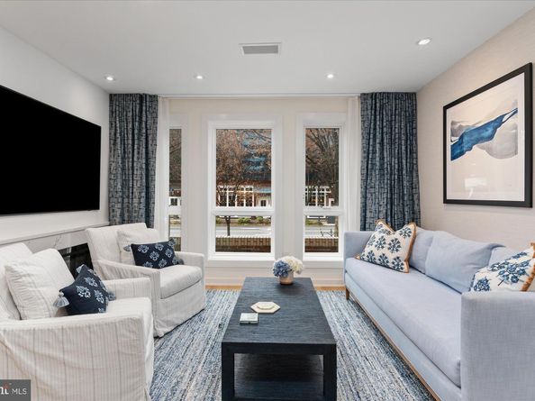 7313 Woodmont Avenue R, Bethesda MD 20814