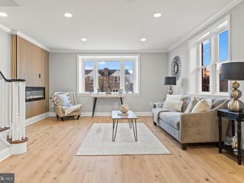 1210 E Cardeza Street