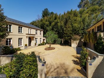 2740 Chain Bridge Road NW