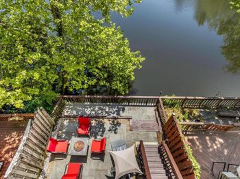 7595 Chrisland Cove