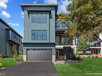 111 W 6TH