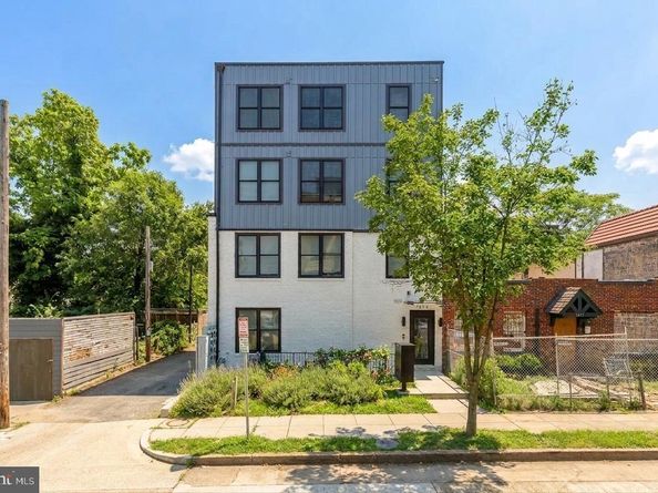 1019 17TH Place NE 1, Washington DC 20002