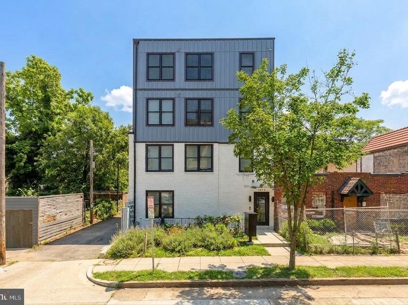 1019 17TH Place NE 1, Washington DC 20002