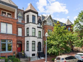 1126 5TH Street NW