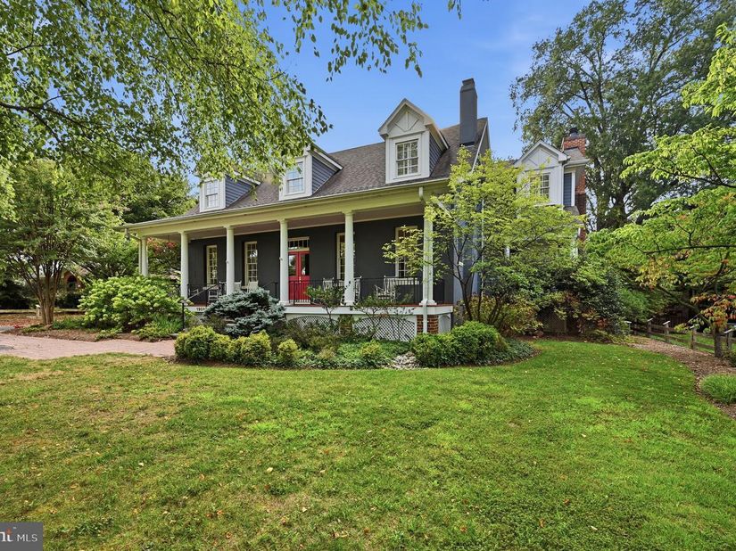 1908 S Arlington Ridge Road, Arlington VA 22202