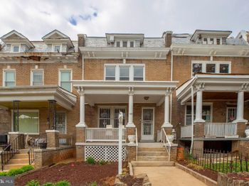 709 Otis Place NW