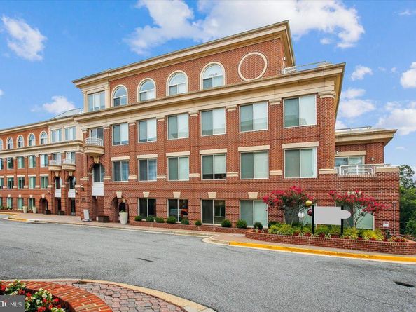 635 Slaters Lane 301, Alexandria VA 22314