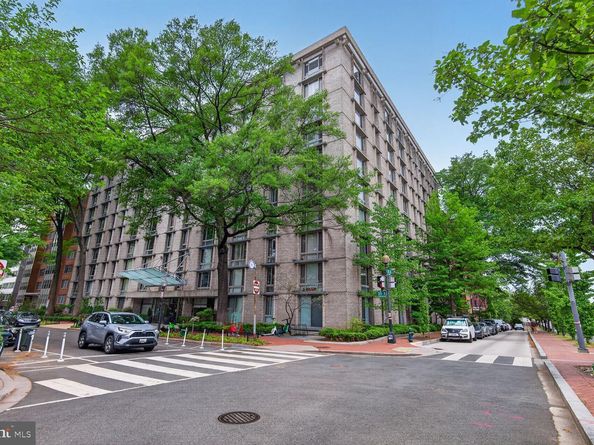 950 25TH Street NW 106N, Washington DC 20037