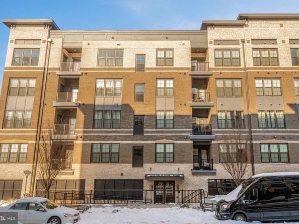 2320 Field Point Road 4304, Herndon VA 20171