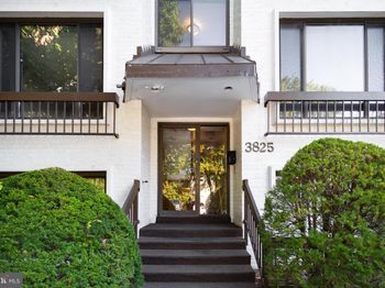 3825 Davis Place NW