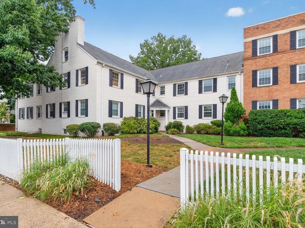 1315 S Walter Reed Drive S 204, Arlington VA 22204