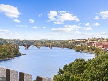 700 New Hampshire Avenue NW