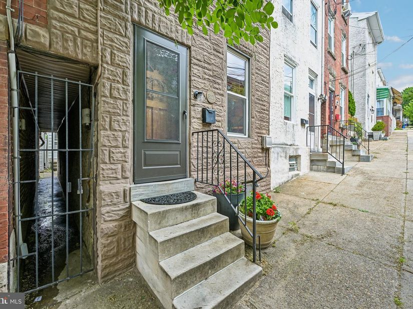 3721 Stanton Street, Philadelphia PA 19129