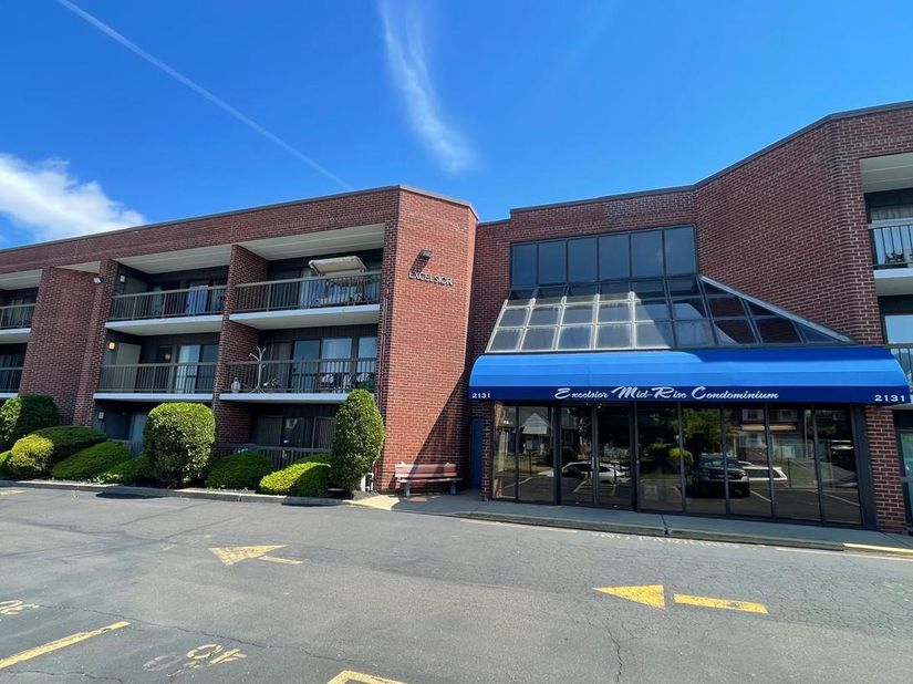 2131 Welsh Road 102, Philadelphia PA 19115