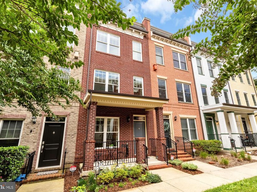 3059 Chancellor's Way NE, Washington DC 20017