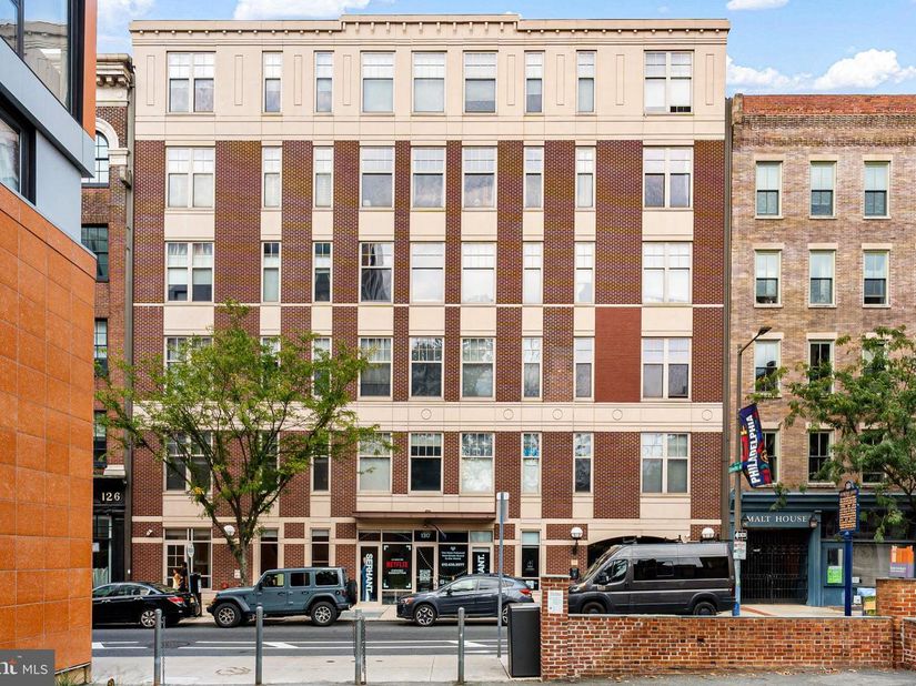 130 N 2nd Street 4E2, Philadelphia PA 19106
