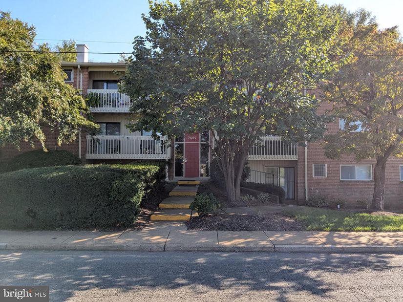 7427 Little River Tpke 204, Annandale VA 22003