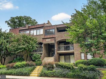 11252 Chestnut Grove Square