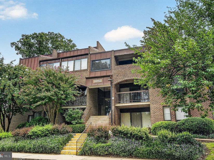 11252 Chestnut Grove Square 248, Reston VA 20190
