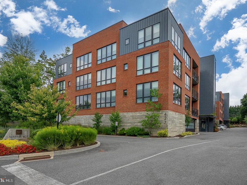 427 E Lancaster Avenue 1301, Wayne PA 19087