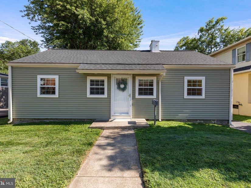 16 Haws Lane, Flourtown PA 19031