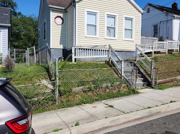 913 47TH Place NE