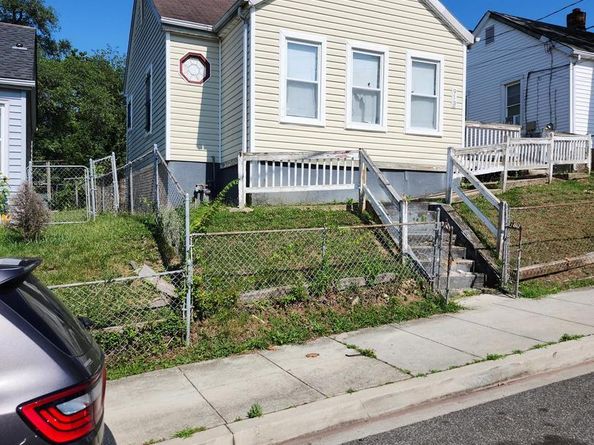 913 47TH Place NE, Washington DC 20019
