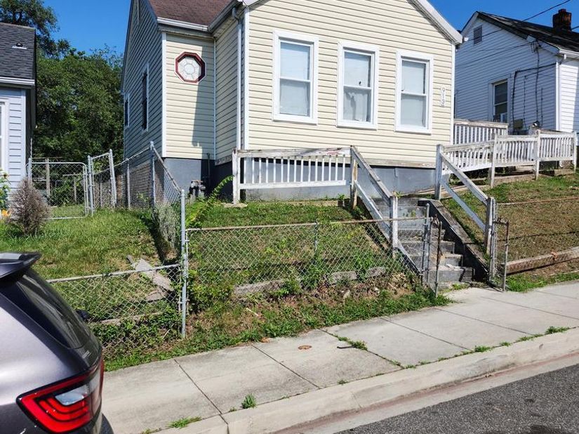 913 47TH Place NE, Washington DC 20019