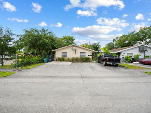 2840 NW 13th Court 12, Fort Lauderdale FL 33311