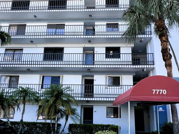 7770 Tahiti Lane 504, Lake Worth FL 33467