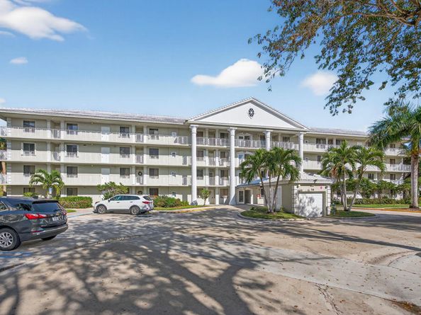 2581 Village Boulevard 401, West Palm Beach FL 33409