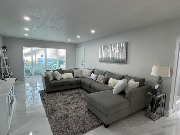 6379 Bay Club Dr 2, Fort Lauderdale FL 33308