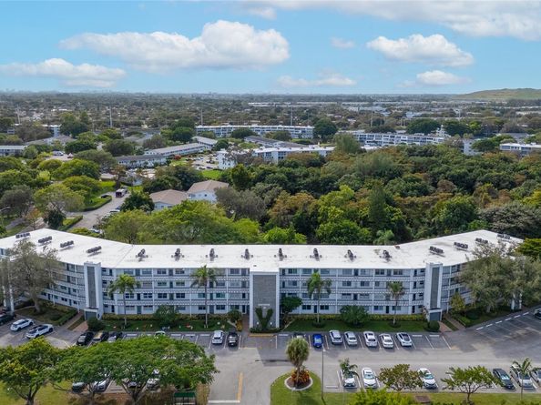 1032 Oakridge D 1032, Deerfield Beach FL 33442