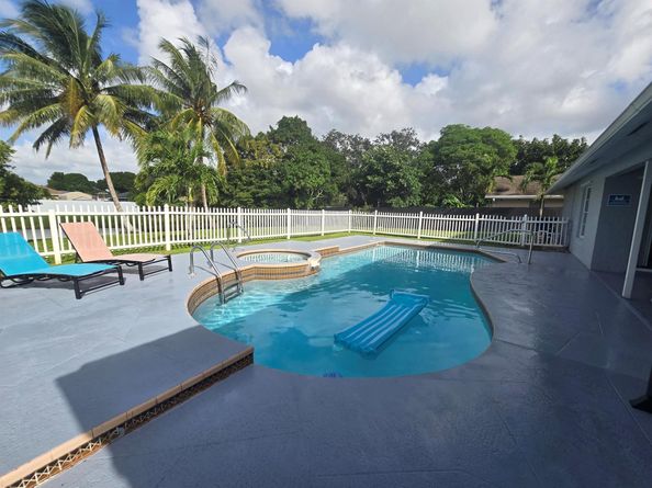 242 Las Palmas Street, Royal Palm Beach FL 33411