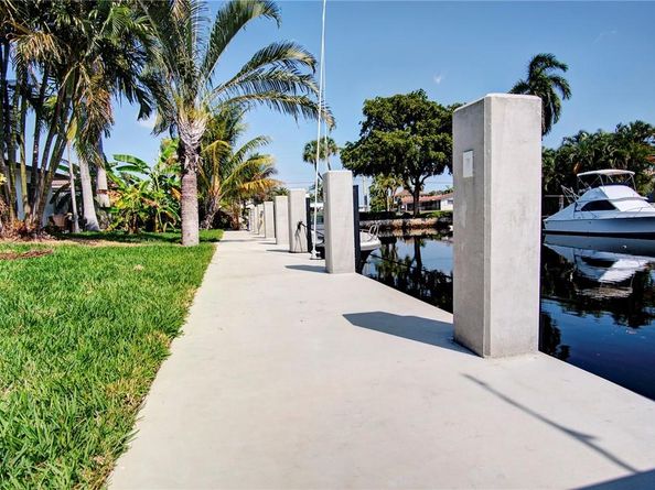 3860 NE 23rd Ave, Lighthouse Point FL 33064