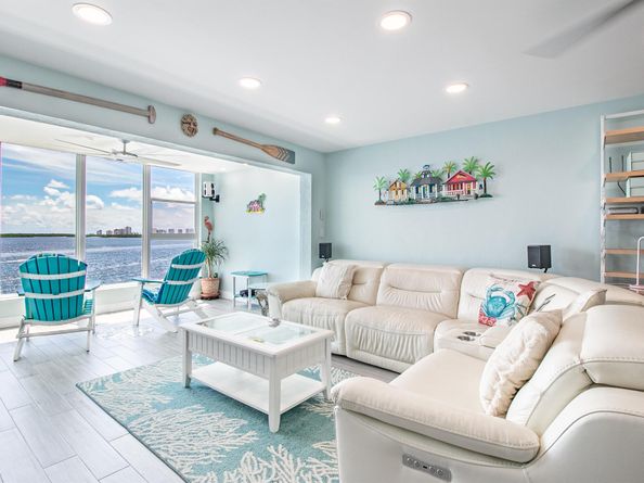 52 Yacht Club Drive 303, North Palm Beach FL 33408