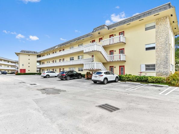 4321 NW 16th Street C302, Lauderhill FL 33313