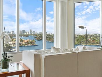 3055 Harbor Drive
