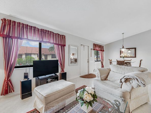 815 Andrew Redding Road 202, Lantana FL 33462