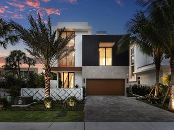 810 Palm Trail