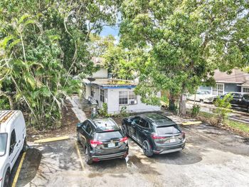 898 NE 39th Street