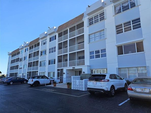 1502 S Lakeside Drive 118, Lake Worth Beach FL 33460