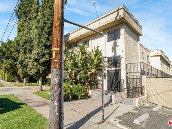 15329 Vose Street, Van Nuys CA 91406