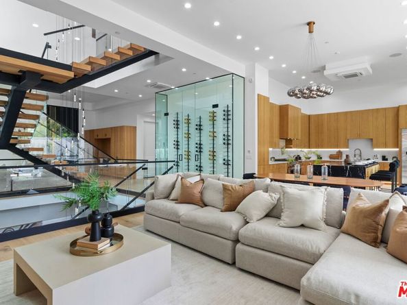 4535 Haskell Avenue, Encino CA 91436