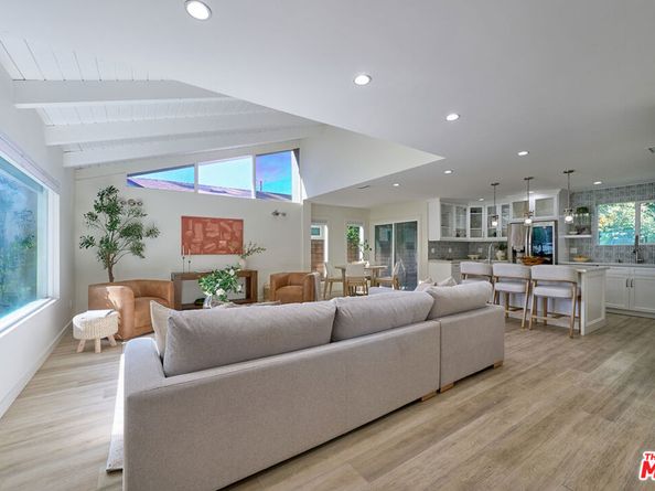 4211 W Woodland Avenue, Burbank CA 91505