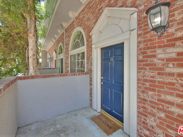 8741 Darby Avenue 16, Northridge CA 91325