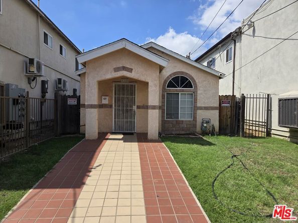 6165 Linden Avenue, Long Beach CA 90805