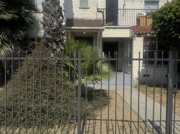 6125 West Boulevard, Los Angeles CA 90043