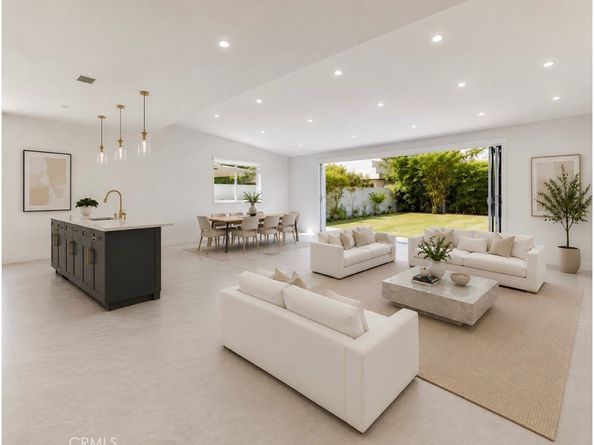 5515 Hermitage, Valley Village CA 91607