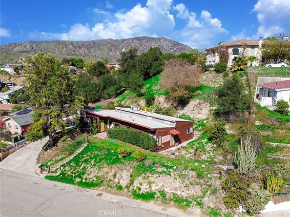 8939 Oswego Street, Sunland CA 91040